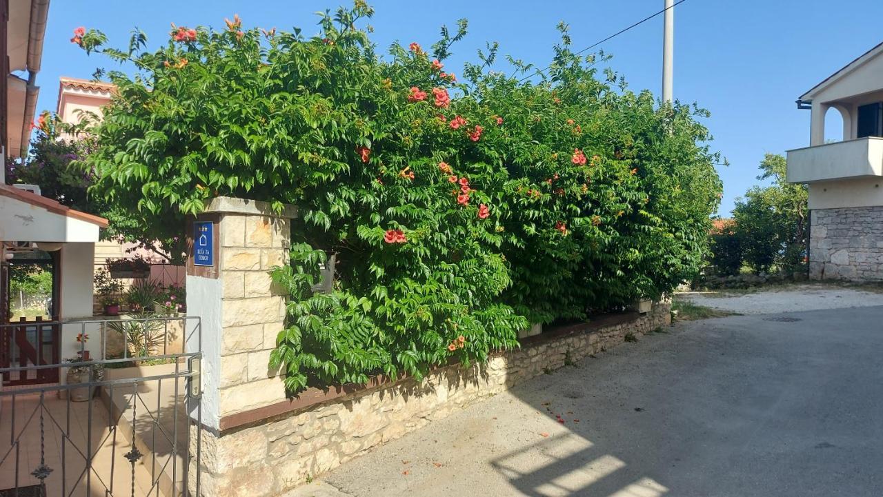 Holiday House Letizia Premantura Exterior photo