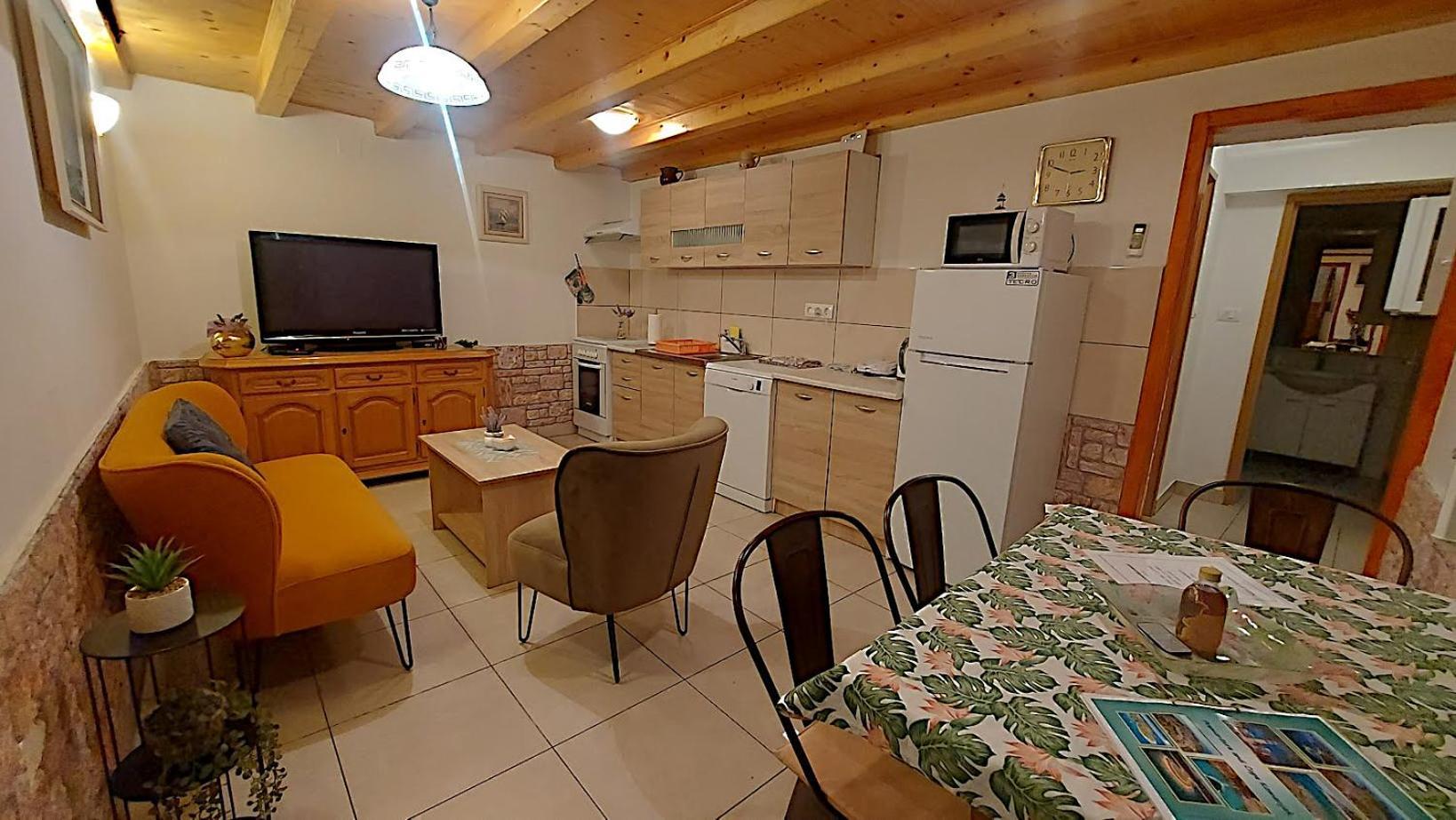 Holiday House Letizia Premantura Exterior photo